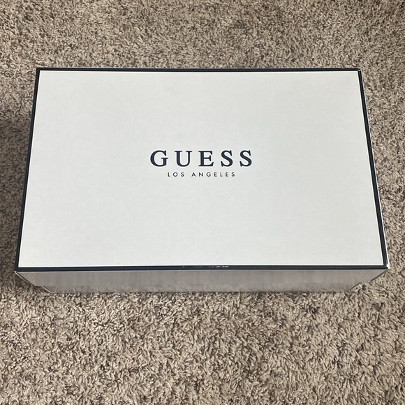 Guess Sneakers in Black size 9 - Picture 6 of 7